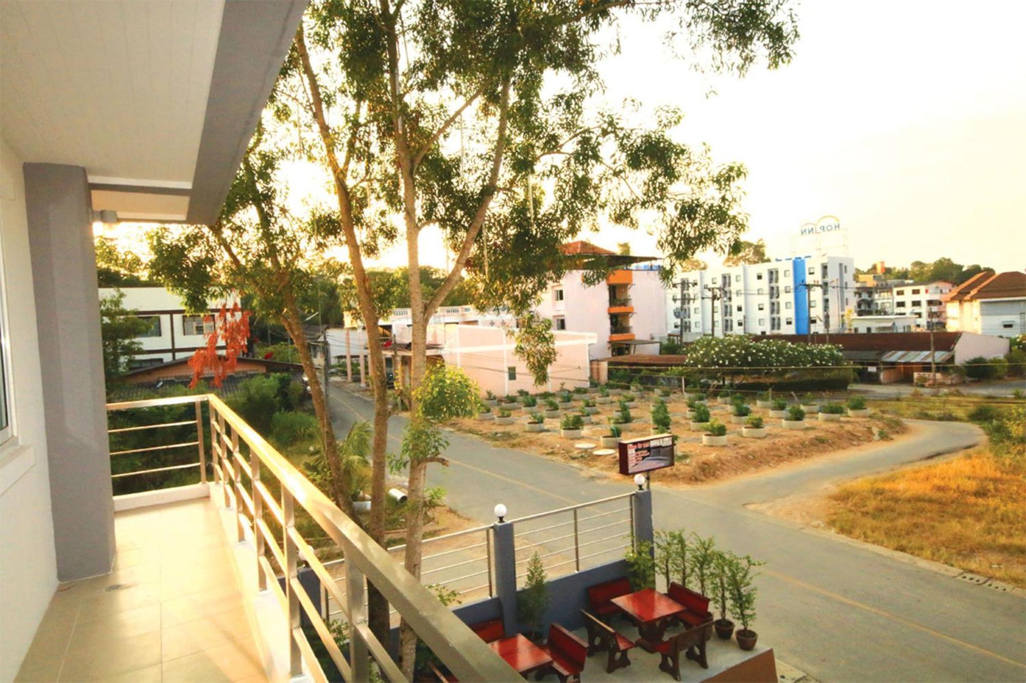 Baan Samrarn Aparthotel Krabi Exterior photo